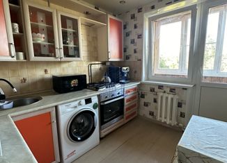 Продажа 3-ком. квартиры, 60 м2, Новочебоксарск, Солнечная улица, 15