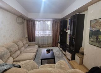 Продается 3-ком. квартира, 60 м2, Санкт-Петербург, 15-я линия Васильевского острова, 30, метро Василеостровская