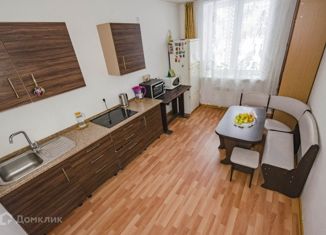 Продаю двухкомнатную квартиру, 60 м2, Екатеринбург, Хрустальногорская улица, 84, ЖК Хрустальногорский