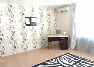 Продаю 3-комнатную квартиру, 62 м2, Приморско-Ахтарск, улица Комиссара Шевченко, 105