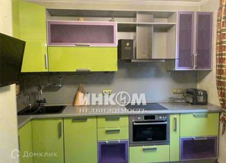 Сдача в аренду трехкомнатной квартиры, 75 м2, Москва, улица Раменки, 12, метро Мичуринский проспект