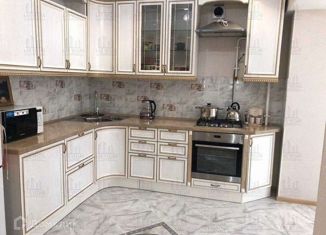 Сдам 4-ком. квартиру, 110 м2, Казань, улица Восстания, 86, Московский район