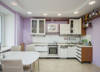 Продажа 3-ком. квартиры, 90 м2, Тюменская область, Комсомольская улица, 75