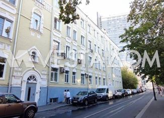 Трехкомнатная квартира на продажу, 80 м2, Москва, улица Арбат, 18/1с2, метро Арбатская