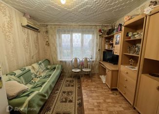 Продаю комнату, 13 м2, Волгоград, улица Чебышева, 36