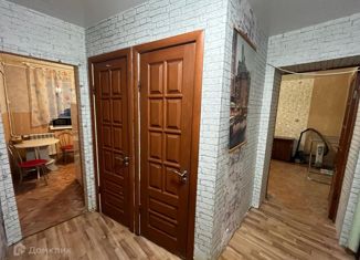 Продаю 2-комнатную квартиру, 42 м2, Артёмовский, улица Свободы, 94