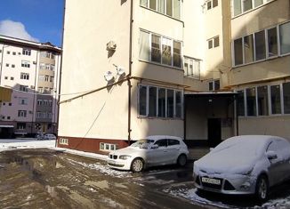 Продается трехкомнатная квартира, 126 м2, Нальчик, район Мей, улица Тарчокова, 25