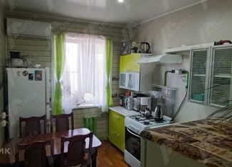Продается двухкомнатная квартира, 60.2 м2, Астраханская область, Волгоградская улица, 20
