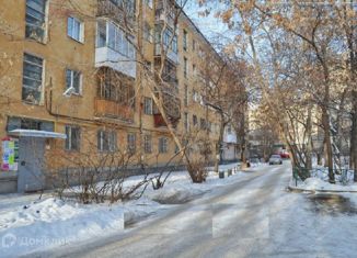 Сдается в аренду 2-комнатная квартира, 44 м2, Екатеринбург, улица Бажова, 55, улица Бажова