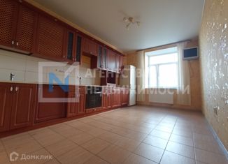 Продам 3-ком. квартиру, 100 м2, Санкт-Петербург, улица Турку, 13к1, улица Турку
