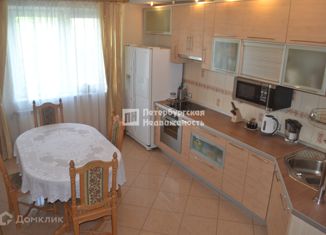 Продам трехкомнатную квартиру, 80.5 м2, Санкт-Петербург, улица Бадаева, 3к1, улица Бадаева