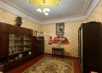 Продается трехкомнатная квартира, 90 м2, Симферополь, улица Пушкина, 26
