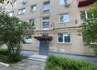 Продаю 2-ком. квартиру, 42.3 м2, Оренбург, Ленинская улица, 57А