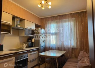 Продается 1-ком. квартира, 39 м2, Москва, метро Чертановская, Варшавское шоссе, 106