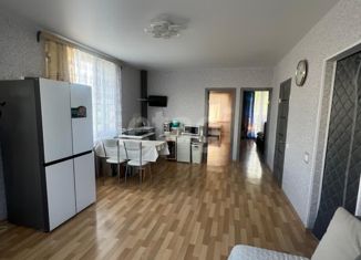 Продаю 3-комнатную квартиру, 66.7 м2, Артём, улица Горького, 2А