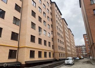 Продается 2-комнатная квартира, 100 м2, Владикавказ, улица Зураба Магкаева, 83