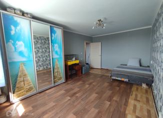 Продаю трехкомнатную квартиру, 80 м2, поселок городского типа Новофёдоровка, переулок Марченко, 6