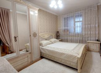 Продам 4-комнатную квартиру, 100 м2, Нальчик, Профсоюзная улица, 222В, район Дубки