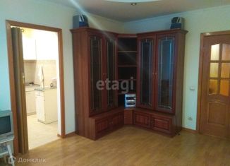 Продам 4-комнатную квартиру, 70 м2, Сафоново, улица Ленина, 1А