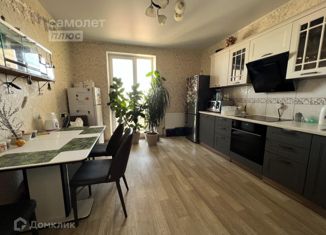 Продажа двухкомнатной квартиры, 79.8 м2, Энгельс, проспект Фридриха Энгельса, 95Б