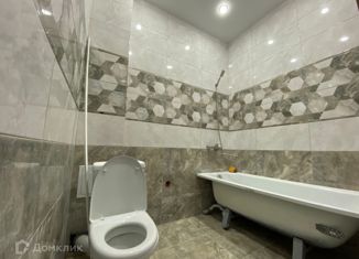 Продаю двухкомнатную квартиру, 63 м2, посёлок городского типа Семендер, Северная улица, 15