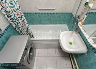Продам 2-ком. квартиру, 52 м2, Москва, улица Дмитриевского, 7, улица Дмитриевского