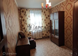 Продам 3-комнатную квартиру, 58 м2, Татарстан, улица Шамиля Усманова, 8