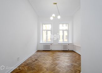 Продается 3-ком. квартира, 88.6 м2, Санкт-Петербург, 18-я линия Васильевского острова, 23, метро Василеостровская