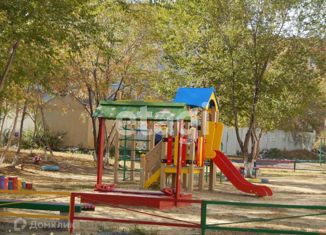 Продается 4-ком. квартира, 73 м2, Курган, улица Анфиногенова, 11, район Рябково