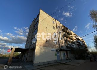Продам трехкомнатную квартиру, 61 м2, поселок городского типа Рябово, Ленинградская улица, 1к1
