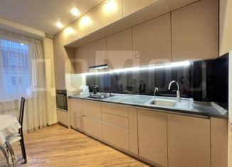 Продам 4-комнатную квартиру, 98 м2, Берёзовский, улица Исакова, 20