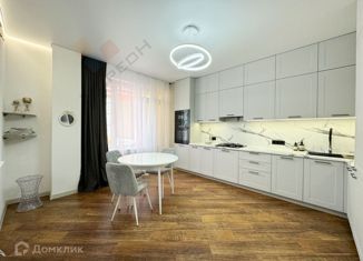 Продам трехкомнатную квартиру, 126 м2, Краснодарский край, улица имени Тургенева, 138/3