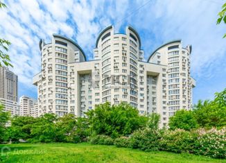 Продаю 4-комнатную квартиру, 156 м2, Москва, Живописная улица, 3, метро Народное Ополчение