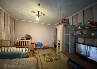Продается двухкомнатная квартира, 55 м2, Алапаевск, улица 40 лет Октября, 23А