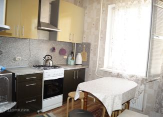 Продаю 2-комнатную квартиру, 56 м2, село Осиново, улица Гайсина, 2