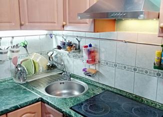 Продается трехкомнатная квартира, 58 м2, Тюменская область, 13-й микрорайон, 62