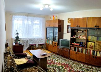 Сдаю 2-комнатную квартиру, 59 м2, Чебоксары, улица Гузовского, 22