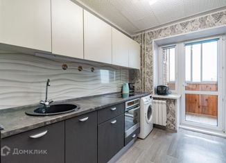 Продается 2-комнатная квартира, 48.1 м2, Екатеринбург, метро Уральская, улица Ватутина, 11