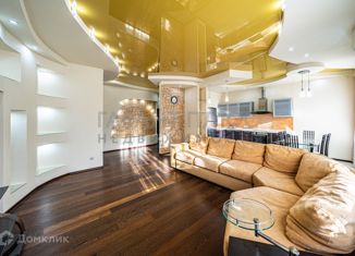 Продается 4-комнатная квартира, 156.5 м2, Липецк, улица Гагарина, 27А