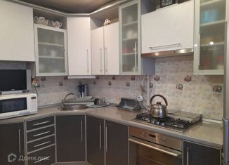 Продам 2-ком. квартиру, 51 м2, Кремёнки, улица Дашковой, 1
