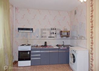 Сдается 2-комнатная квартира, 62 м2, Челябинск, улица Лобырина, 13, жилой район Краснопольская Площадка 1