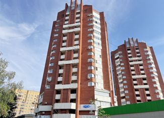 Сдаю в аренду 2-ком. квартиру, 64 м2, Екатеринбург, улица Куйбышева, 80к1