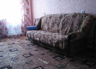 Трехкомнатная квартира на продажу, 62.3 м2, село Сосновское, улица Комарова, 1