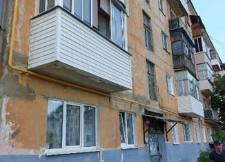 Однокомнатная квартира на продажу, 31.9 м2, Кировград, улица Калинина, 9