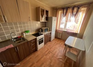 Сдам трехкомнатную квартиру, 70 м2, Тюменская область, 8-й микрорайон, 14