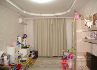 Продается 2-ком. квартира, 58 м2, Абинск, Комсомольский проспект, 64