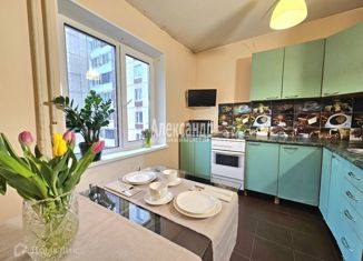 Продается 2-ком. квартира, 54.7 м2, Мурино, Оборонная улица, 26