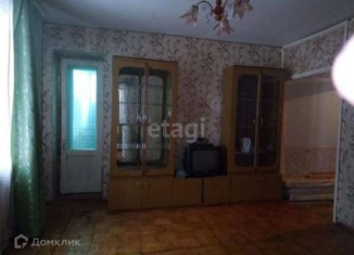 Продается 2-комнатная квартира, 42 м2, Камбарка, улица Суворова, 19