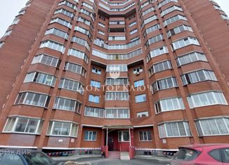 Продается двухкомнатная квартира, 68 м2, Новосибирск, улица Адриена Лежена, 15, метро Берёзовая роща