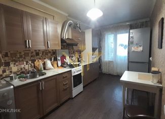 Продаю трехкомнатную квартиру, 64 м2, Курганинск, улица 76-й Квартал, 6